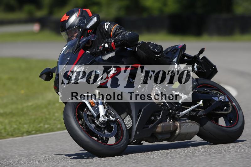 /Archiv-2024/29 12.06.2024 MOTO.CH Track Day ADR/Gruppe gelb/37